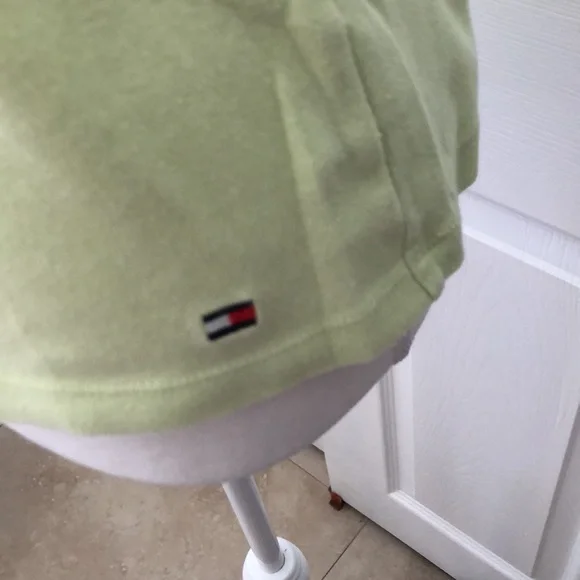 Tommy Hilfiger - Picture 2 of 6